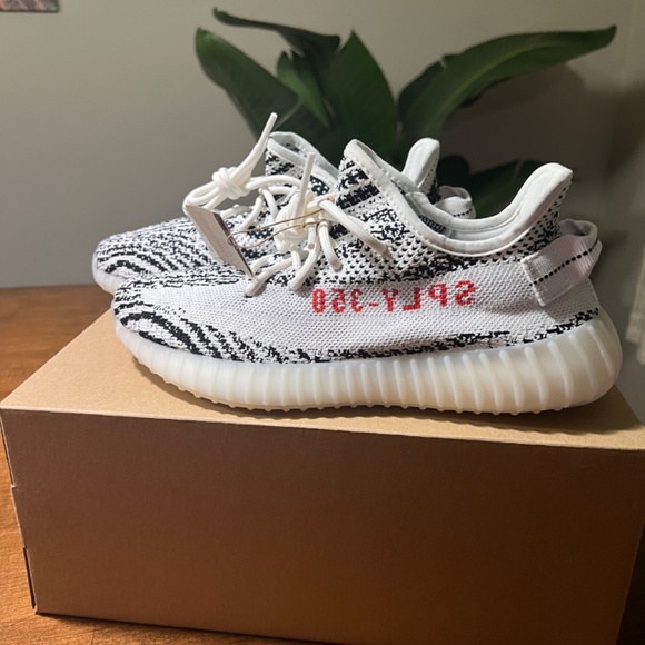Yeezy 350 Zebra size 6.5 NIB - Picture 7 of 9